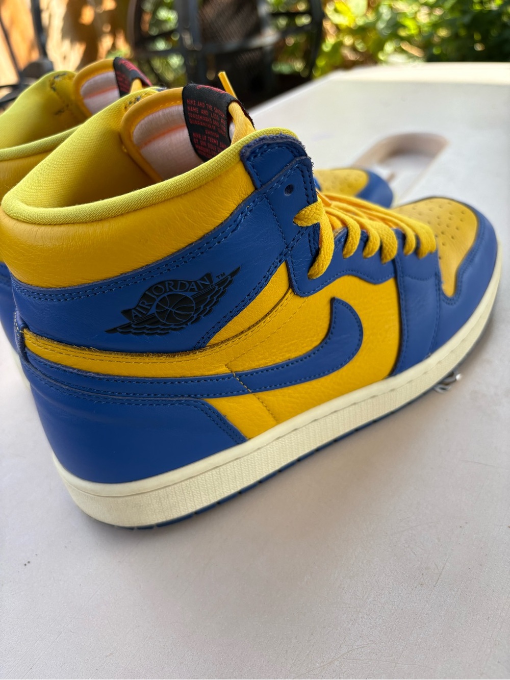 Jordan 1 High OG Reverse Laney - Picture 5 of 8